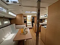 Sun Odyssey 380 - Internal image