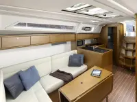 Bavaria 37 Cruiser - Internal image