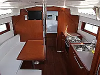 OCEANIS 38 BT - Internal image