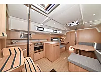 Bavaria C42 - Internal image