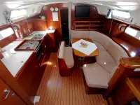 Oceanis Clipper 411 - Internal image