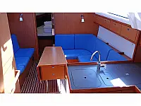 Bavaria Cruiser 37 - Internal image