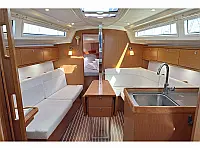 Bavaria Cruiser 34 - Internal image