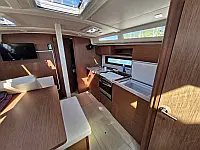 Oceanis 37.1 - Internal image