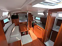 Oceanis 35.1 - Internal image