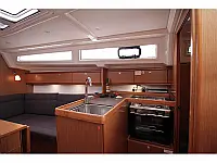 Bavaria Cruiser 33 - Internal image