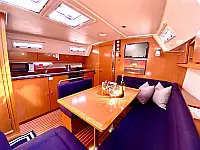 Bavaria Cruiser 40 - Internal image