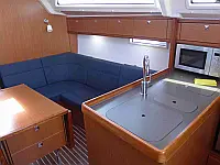 Bavaria Cruiser 37 - Internal image