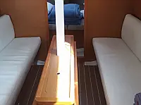 Sun Odyssey 33i - Internal image