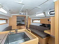 Oceanis 35.1 - Internal image