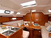 Oceanis 34 - Internal image