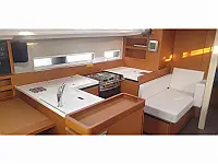 Sun Odyssey 410 Performance - New sail - Internal image