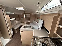 Oceanis 34.1 - Internal image