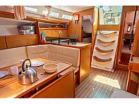 Sun Odyssey 42i - Internal image