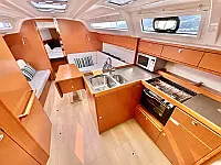Bavaria Cruiser 37 - Internal image