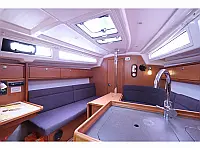 Bavaria 33 Cruiser - Internal image