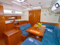 Oceanis 50 Family - Internal image