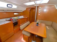 Beneteau Oceanis 43  - Internal image