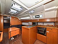 Bavaria 37 - Internal image