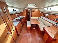 Beneteau 43 - Internal image