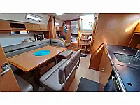 Bavaria Cruiser 40 - Internal image
