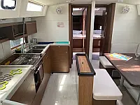 Oceanis 46.1 10 pax - Internal image