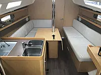 Oceanis 31 - Internal image