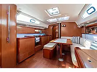 Beneteau 43 - Internal image