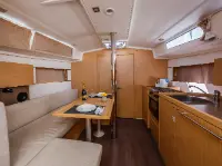 Oceanis 38.1 - Internal image