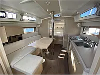 Oceanis 38.1 - Internal image