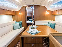 Bavaria Cruiser 37 - Internal image