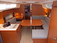 Bavaria C42 - Internal image