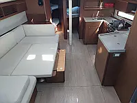 Oceanis 40.1 (3 double and 1 bunk beds) - Internal image