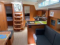 Bavaria C42 - Internal image