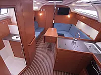 Bavaria Cruiser 37 - Internal image