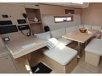 Oceanis 37.1 - Internal image