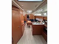 Bavaria Cruiser 37 - Internal image