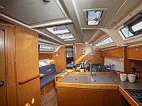 Bavaria Cruiser 37 - Internal image