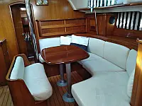 Oceanis Clipper 411 - Internal image