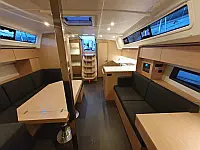 Bavaria C42 - Internal image