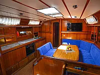 Bavaria 42 - Internal image