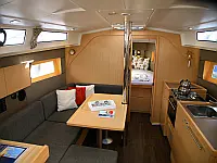 Beneteau Oceanis 38 - Internal image