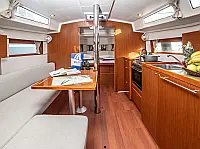 Oceanis 38.1 (3 cab.) - Internal image