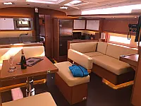 Dufour 530 Owner's version - Internal image