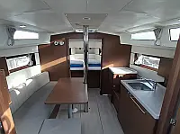 Oceanis 38.1 (3 cab.) - Internal image