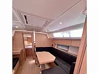 Bavaria C42 - Internal image