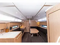 Bavaria C42 - Internal image