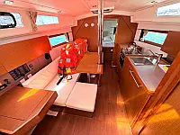 Oceanis 35 - Internal image