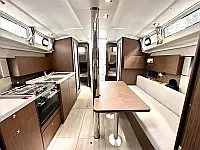 Oceanis 38.1 - Internal image