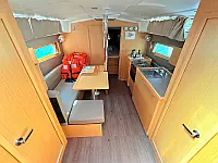 Oceanis 38.1 - Internal image
